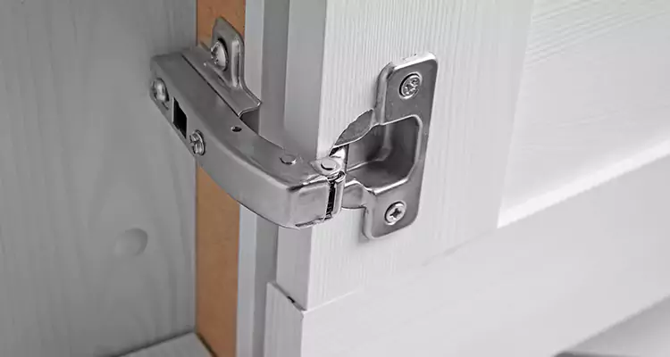 Shower Door Hinge Replacement in Altamonte Springs, FL