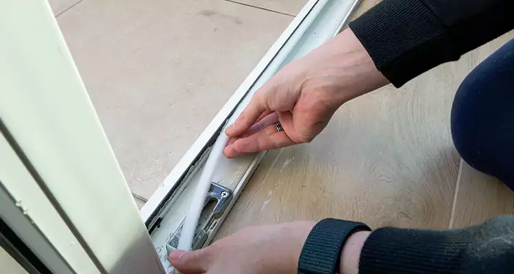 Garage Door Off Track Repair in Altamonte Springs, FL