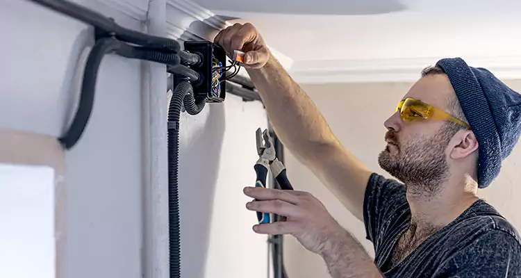 Garage Door Opener Cable Repair in Altamonte Springs, FL