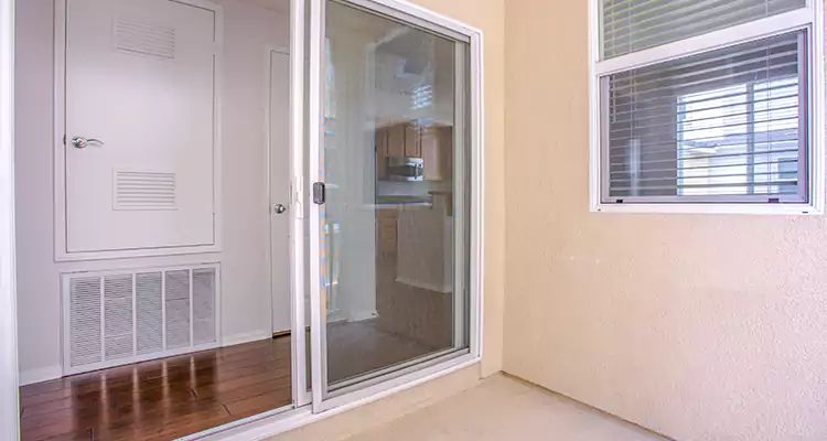 Sliding Screen Door Track Repair in Altamonte Springs, FL