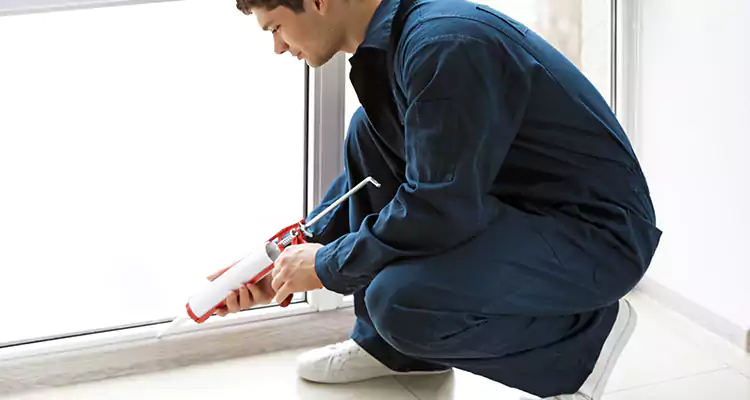 Window Glass Caulk Repair in Altamonte Springs, FL