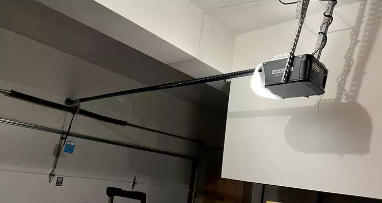 Linear Garage Door Opener Repair in Altamonte Springs, FL