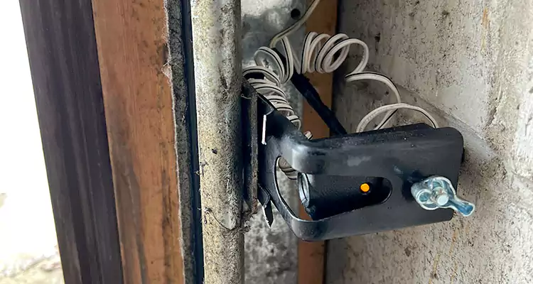 Fix Broken Garage Door Sensor in Altamonte Springs, FL