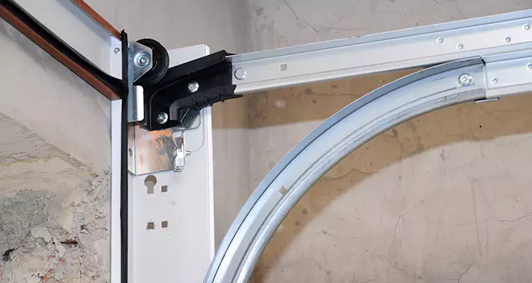 Maintain Liftmaster Garage Door Off Track in Altamonte Springs, FL