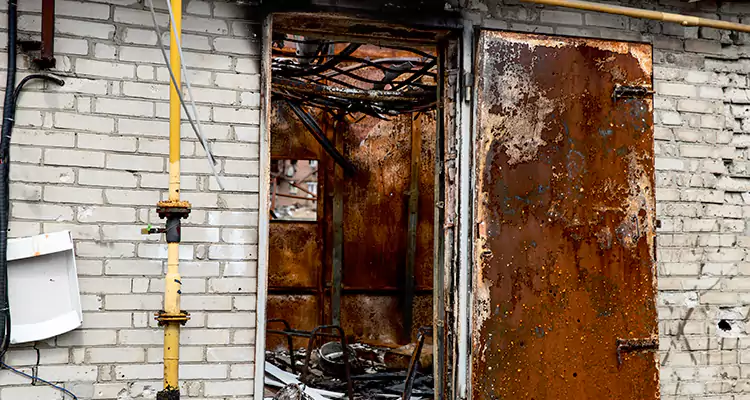 Metal Door Rust Repair in Altamonte Springs, FL